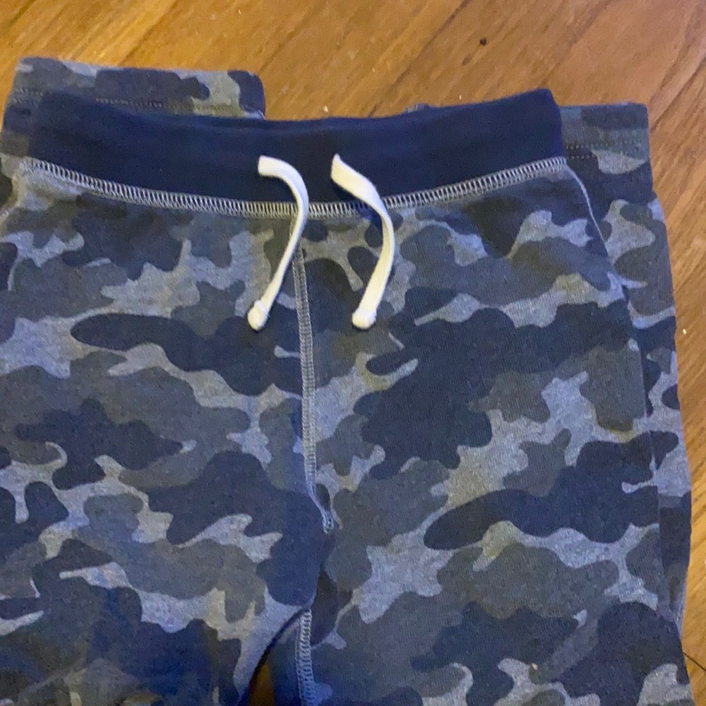 Camo crew cut Brand sweatpants boys size 6
